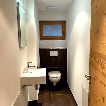 Modern With Eiger View 公寓 *